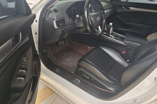 Honda Accord 2018, 97100 км, за 14619 USD - фото 19