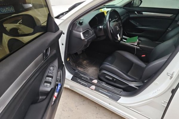 Honda Accord 2018, 97300 км, за 13911 USD - фото 17