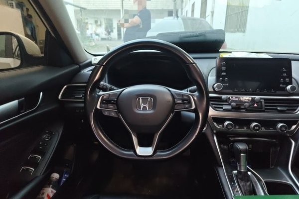Honda Accord 2018, 97300 км, за 13911 USD - фото 11