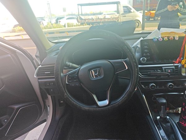 Honda Accord 2018, 99400 км, за 10519 USD - фото 11