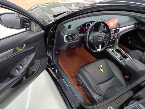 Honda Accord 2018, 71900 км, за 16589 USD - фото 19