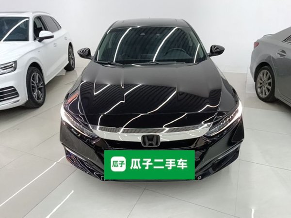 Honda Accord 2018, 71900 км, за 16589 USD