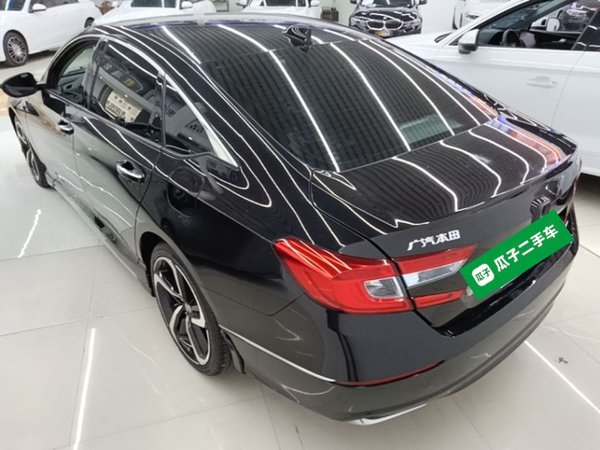Honda Accord 2018, 71900 км, за 16589 USD