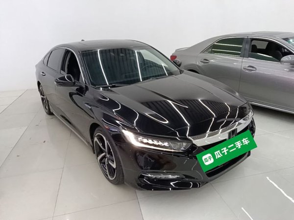 Honda Accord 2018, 71900 км, за 16589 USD