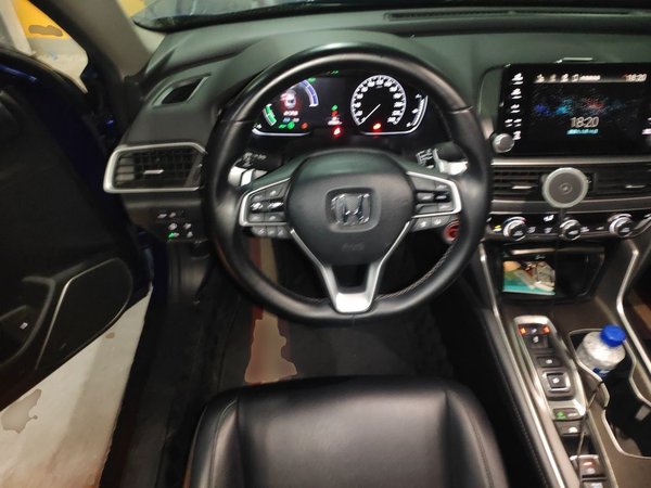 Honda Accord 2018, 129800 км, за 12984 USD - фото 11