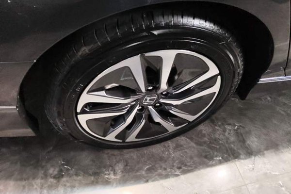 Honda Accord 2018, 148100 км, за 14922 USD - фото 11