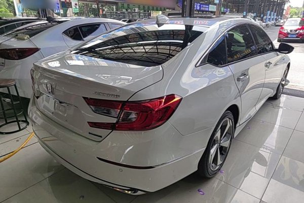 Honda Accord 2018, 57699 км, за 17099 USD - фото 6