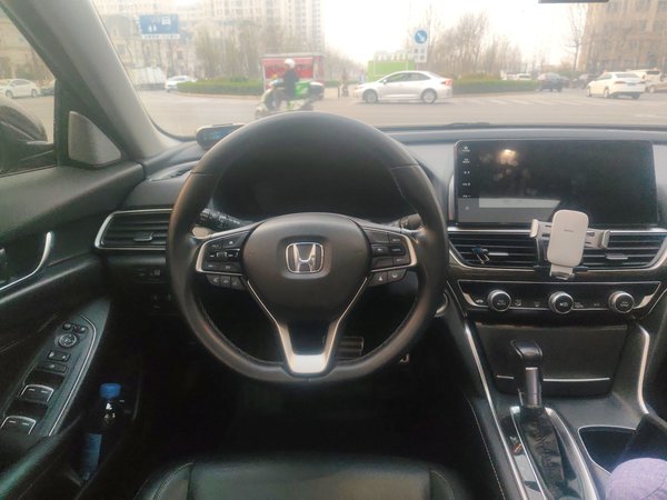 Honda Accord 2022, 58600 км, за 19312 USD - фото 9