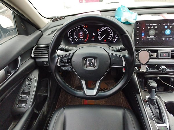 Honda Accord 2022, 111100 км, за 16327 USD - фото 11
