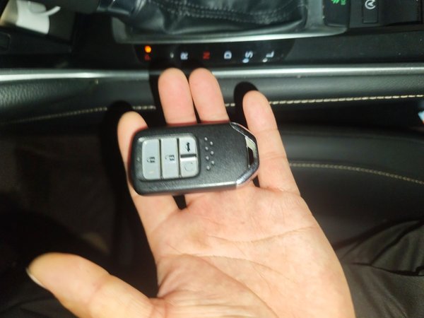 Honda Accord 2022, 31600 км, за 18634 USD - фото 9