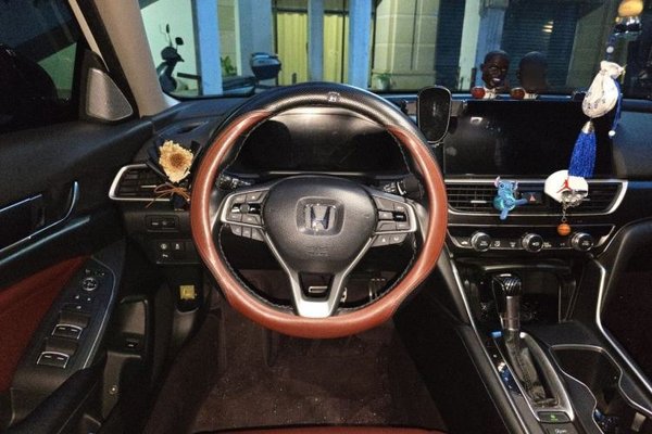 Honda Accord 2022, 44800 км, за 18794 USD - фото 25