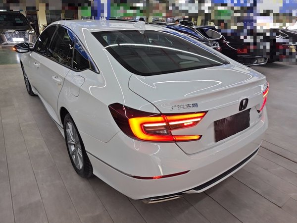 Honda Accord 2022, 93500 км, за 15567 USD