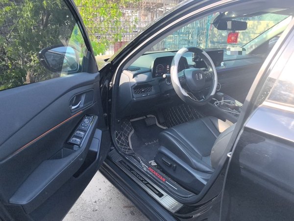 Honda Accord 2024, 11500 км, за 18095 USD - фото 17
