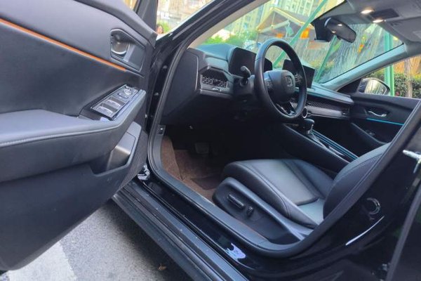 Honda Accord 2024, 16600 км, за 17038 USD - фото 16