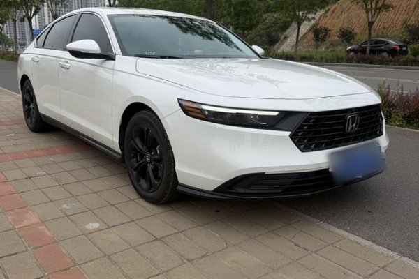 Honda Accord 2025, 3800 км, за 20383 USD