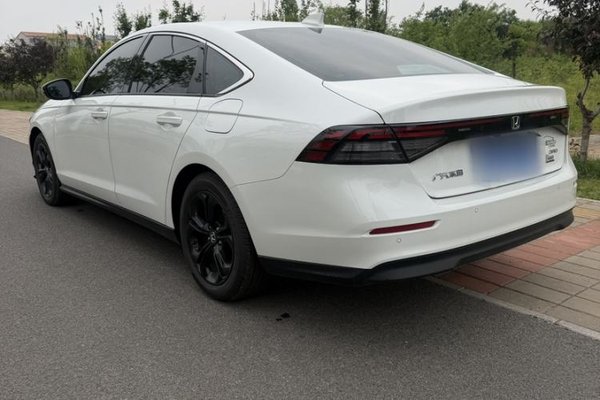 Honda Accord 2025, 3800 км, за 20383 USD