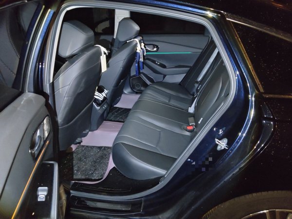 Honda Accord New Energy 2023, 33700 км, за 20975 USD - фото 13