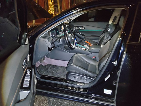 Honda Accord New Energy 2023, 33700 км, за 20975 USD - фото 9