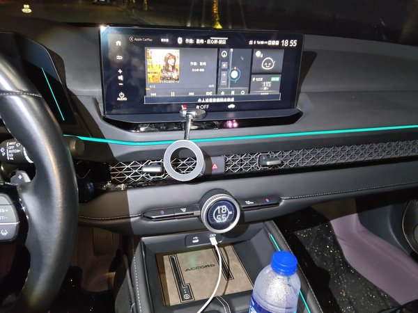 Honda Accord New Energy 2023, 33700 км, за 20975 USD - фото 15