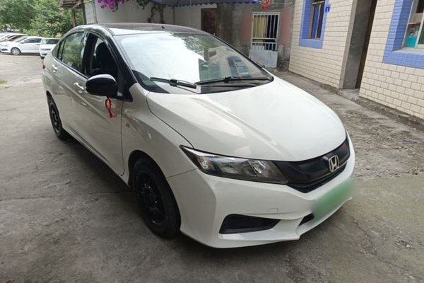 Honda City 2015, 104200 км, за 7761 USD