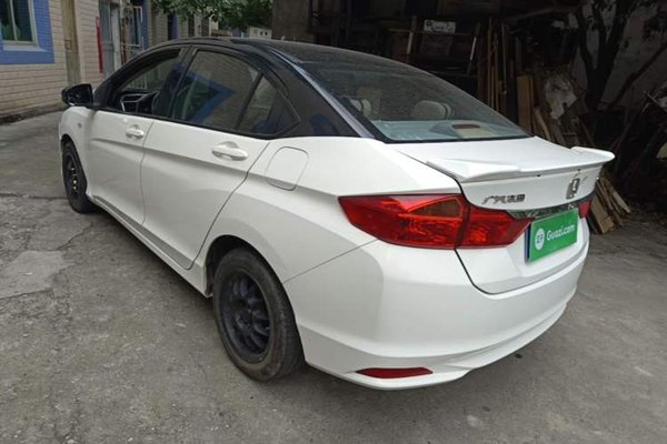 Honda City 2015, 104200 км, за 7761 USD
