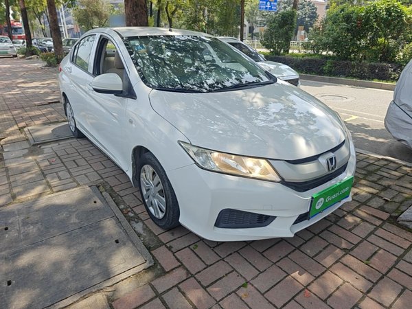 Honda City 2015, 188000 км, за 5618 USD