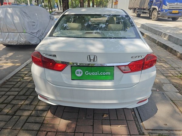 Honda City 2015, 188000 км, за 5618 USD