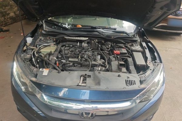 Honda Civic 2016, 48800 км, за 8378 USD - фото 24