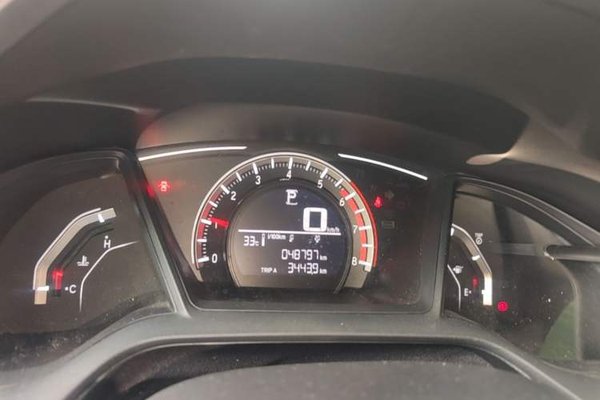 Honda Civic 2016, 48800 км, за 8378 USD