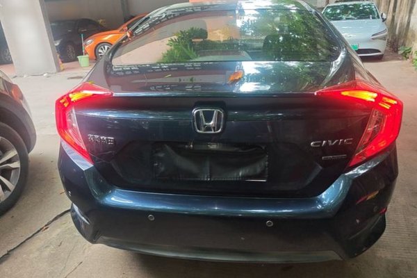 Honda Civic 2016, 48800 км, за 8378 USD - фото 5