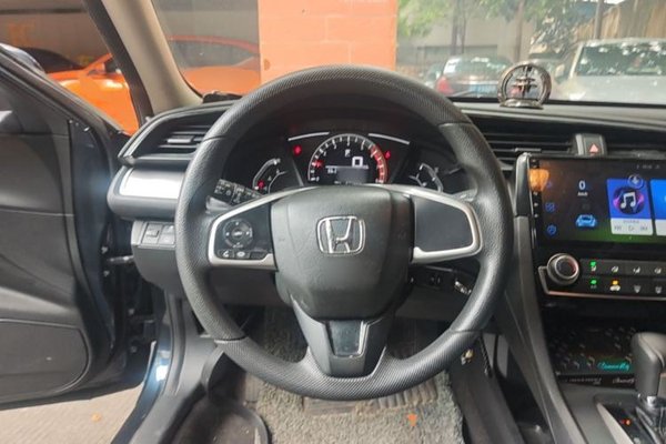 Honda Civic 2016, 48800 км, за 8378 USD