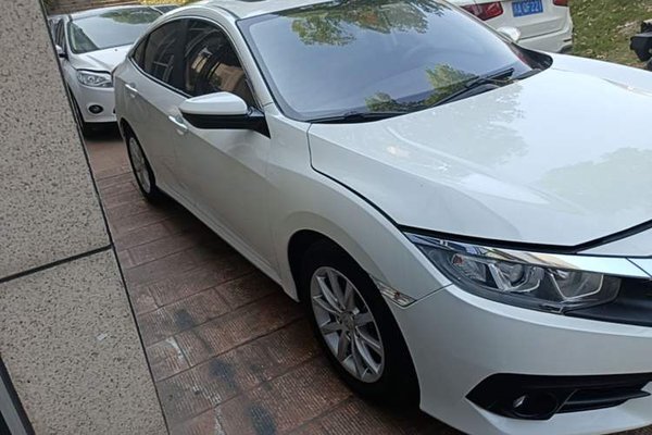 Honda Civic 2016, 89300 км, за 7628 USD