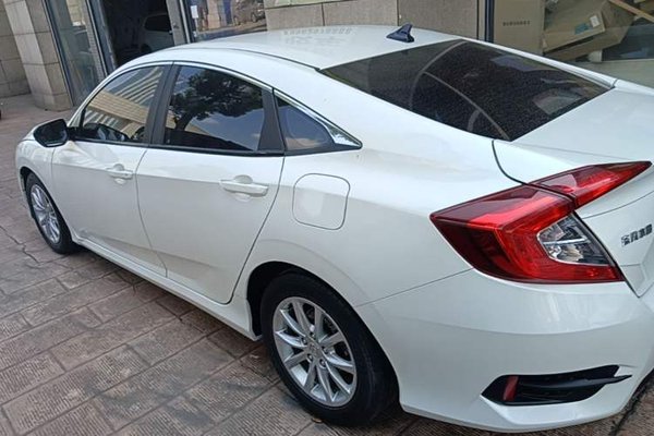 Honda Civic 2016, 89300 км, за 7628 USD