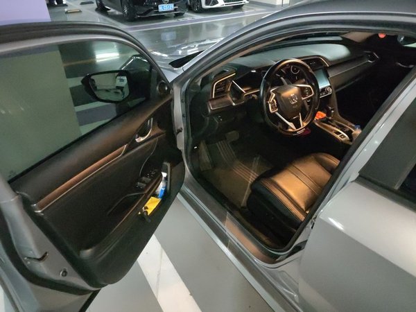 Honda Civic 2016, 110800 км, за 9393 USD - фото 17