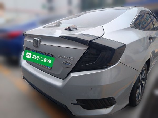 Honda Civic 2016, 92000 км, за 8831 USD