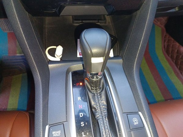 Honda Civic 2016, 120800 км, за 9999999 USD - фото 15