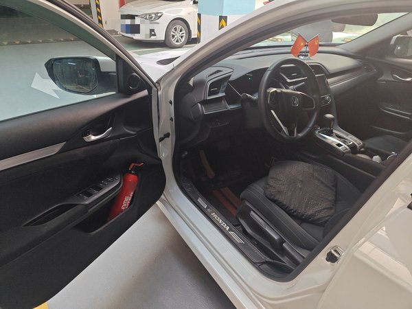 Honda Civic 2016, 61800 км, за 9511 USD - фото 17