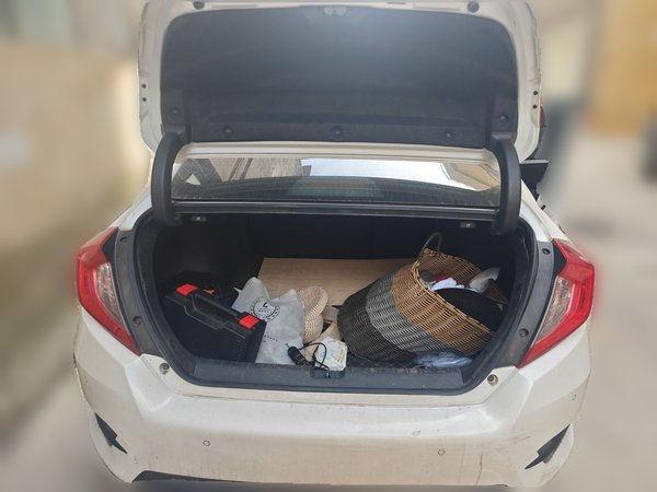 Honda Civic 2016, 68900 км, за 9818 USD - фото 16