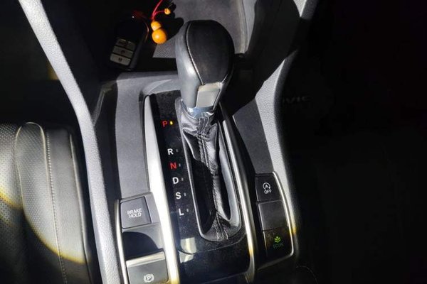 Honda Civic 2016, 70000 км, за 9259 USD - фото 11