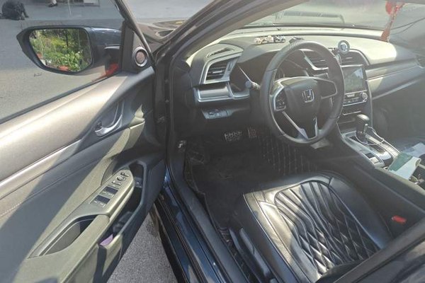 Honda Civic 2019, 63300 км, за 13779 USD - фото 19