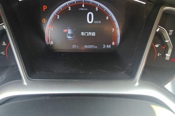 Honda Civic 2019, 63300 км, за 13779 USD - фото 11