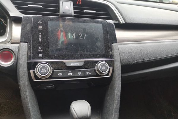 Honda Civic 2019, 68200 км, за 11473 USD - фото 12