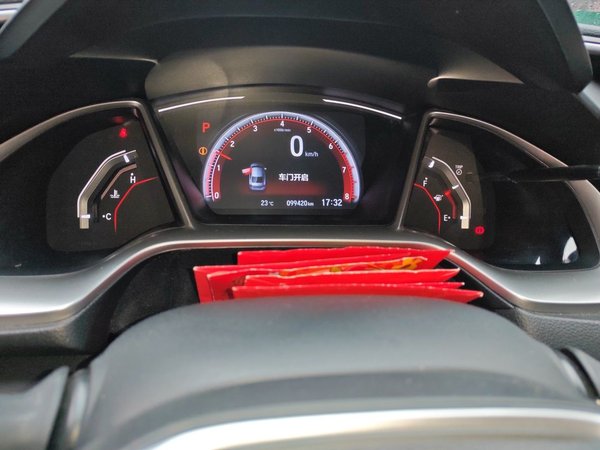 Honda Civic 2019, 99400 км, за 10715 USD - фото 12