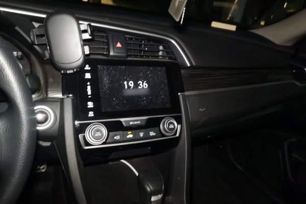 Honda Civic 2019, 53600 км, за 9912 USD - фото 9