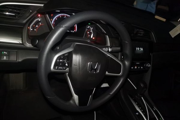 Honda Civic 2019, 53600 км, за 9912 USD - фото 10
