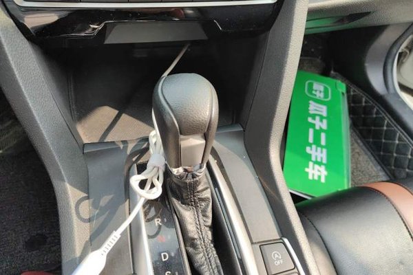 Honda Civic 2019, 72500 км, за 9912 USD - фото 11
