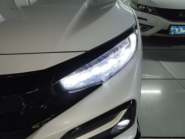 Honda Civic 2021, 56700 км, за 13237 USD - фото 9