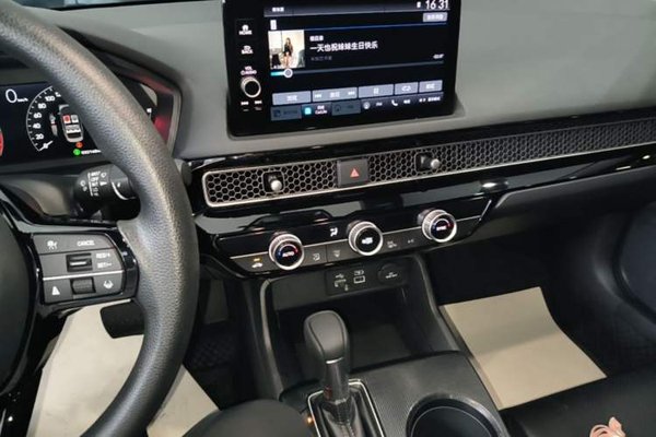 Honda Civic 2022, 33200 км, за 13876 USD - фото 16