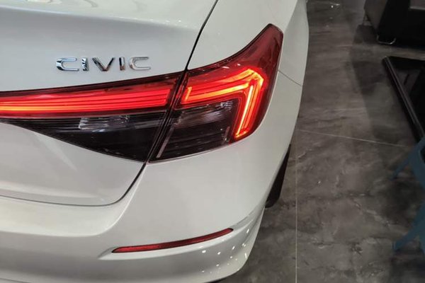 Honda Civic 2022, 33200 км, за 13876 USD - фото 7