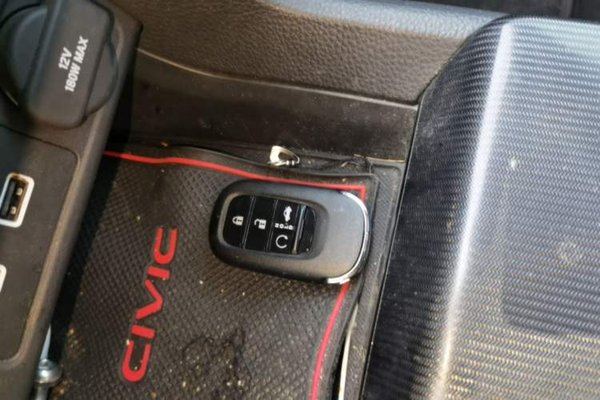 Honda Civic 2022, 59200 км, за 13420 USD - фото 12